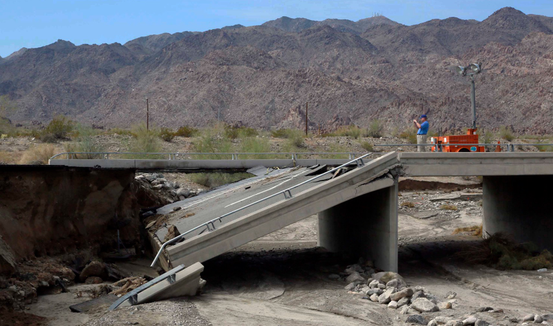 Illustration for article titled Heavy Rains Destroy Major Freeway Bridge In Southern California